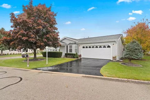 6 Devonshire Ct, Grayslake, IL 60030