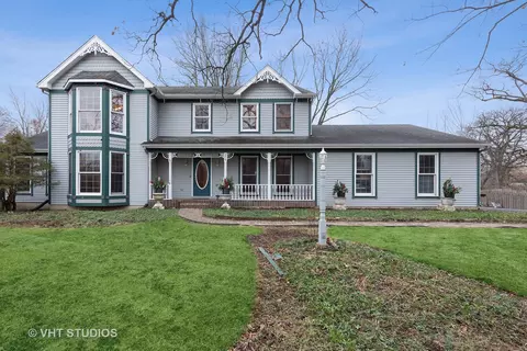 209 Miller Rd, Lake Zurich, IL 60047