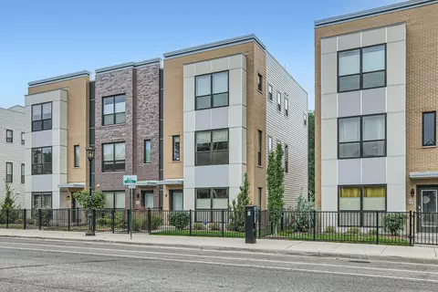 940 Madison St, Oak Park, IL 60302