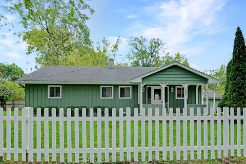 132 Ferndale Dr, Round Lake Beach, IL 60073