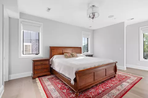 Bedroom - 239 E Oneida Ave, Elmhurst, IL 60126 photo 6 of 7