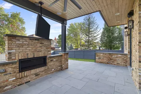 Exterior - 239 E Oneida Ave, Elmhurst, IL 60126 photo 6 of 13