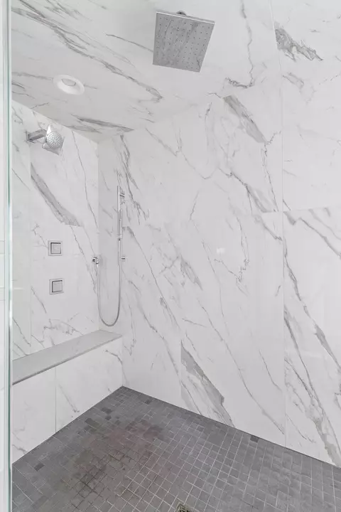 Bath - 239 E Oneida Ave, Elmhurst, IL 60126 photo 5 of 10