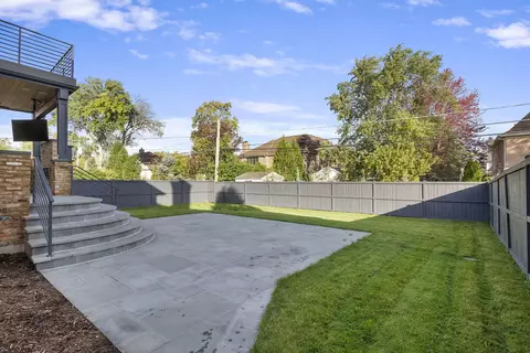 Exterior - 239 E Oneida Ave, Elmhurst, IL 60126 photo 8 of 13
