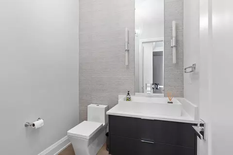 Bath - 239 E Oneida Ave, Elmhurst, IL 60126 photo 1 of 10