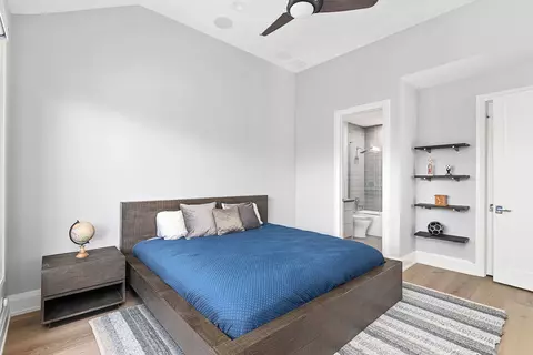 Bedroom - 239 E Oneida Ave, Elmhurst, IL 60126 photo 5 of 7