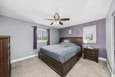 Bedroom - 15428 Pine Dr, Oak Forest, IL 60452 photo 1 of 3