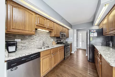 Kitchen - 15428 Pine Dr, Oak Forest, IL 60452 photo 1 of 3