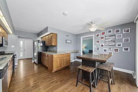 Kitchen - 15428 Pine Dr, Oak Forest, IL 60452 photo 3 of 3
