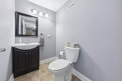 Bath - 15428 Pine Dr, Oak Forest, IL 60452 photo 3 of 3