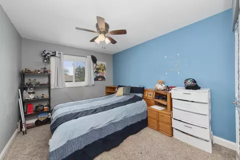 Bedroom - 15428 Pine Dr, Oak Forest, IL 60452 photo 3 of 3