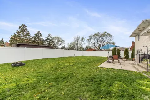 Exterior - 15428 Pine Dr, Oak Forest, IL 60452 photo 5 of 7