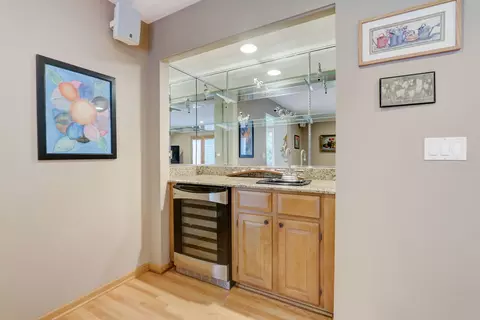 681 Kylemore Dr, Des Plaines, IL 60016 photo 27