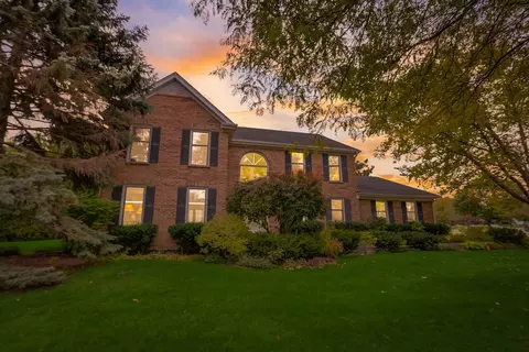 681 Kylemore Dr, Des Plaines, IL 60016