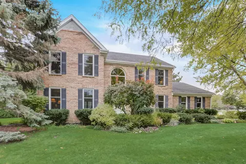 681 Kylemore Dr, Des Plaines, IL 60016 photo 3