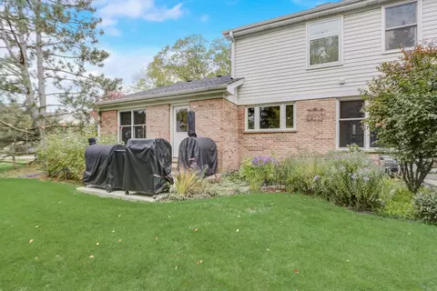 681 Kylemore Dr, Des Plaines, IL 60016 photo 38