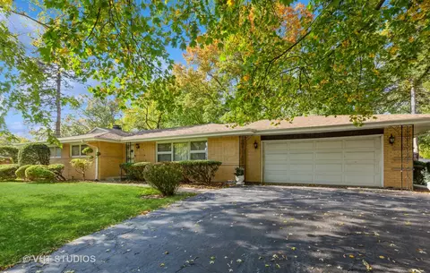 6022 Kingston Ave, Lisle, IL 60532