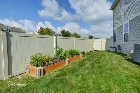 355 Snow Drop Ln, Elgin, IL 60124 photo 36