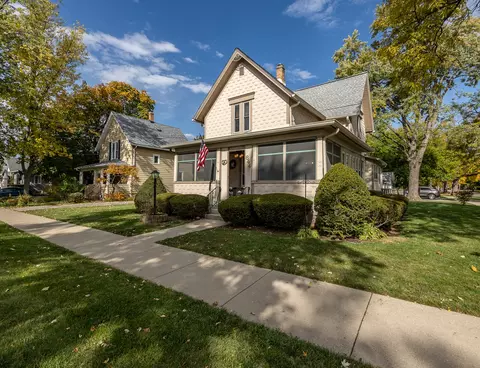 644 Enterprise St, Elgin, IL 60120 photo 2