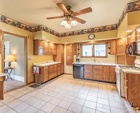 644 Enterprise St, Elgin, IL 60120 photo 22