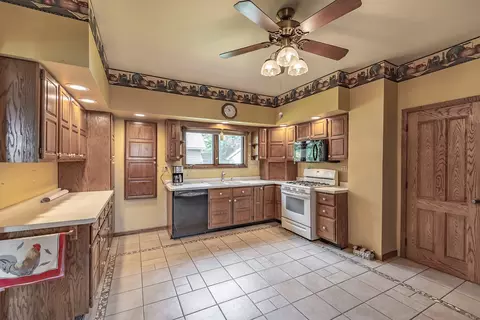 644 Enterprise St, Elgin, IL 60120 photo 20