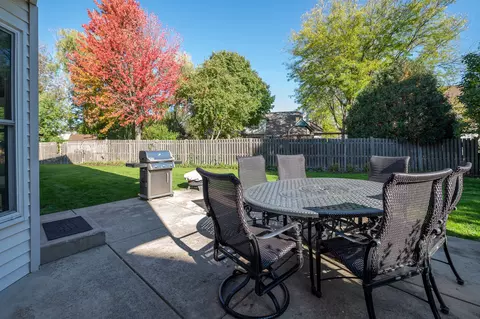 2002 Oakdale Estates Dr, Plainfield, IL 60586 photo 35