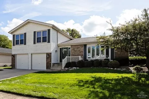 317 Loveland Dr, Glendale Heights, IL 60139