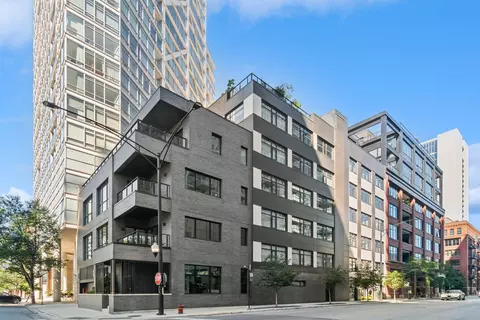 668 N Kingsbury St #407, Chicago, IL 60654