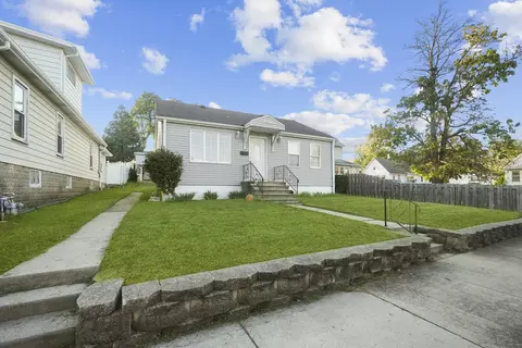 1027 Summit St, Joliet, IL 60435 photo 3