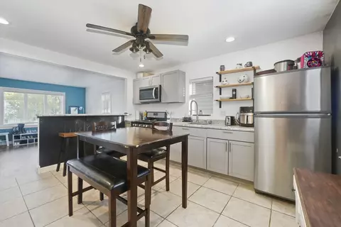 1027 Summit St, Joliet, IL 60435 photo 8