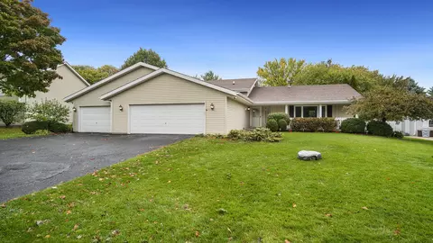 8036 Slater Dr, Rockford, IL 61108