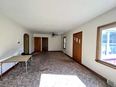 630 W Devlin St, Spring Valley, IL 61362 photo 7