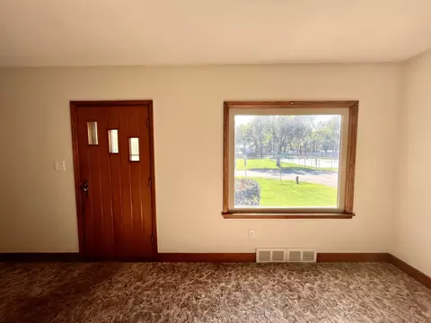 630 W Devlin St, Spring Valley, IL 61362 photo 8