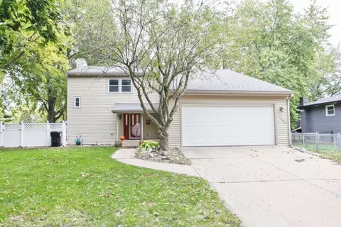 1206 N School St E, Normal, IL 61761