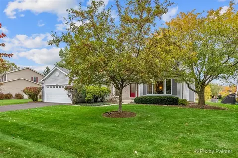 801 Providence Dr, Algonquin, IL 60102 photo 2