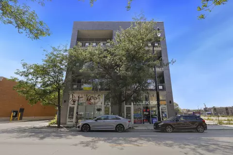 3242 N Milwaukee Ave #4N, Chicago, IL 60618