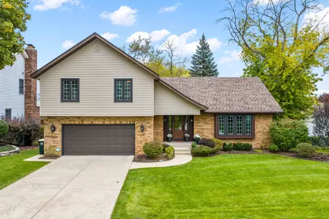 642 Paddock Ln, Libertyville, IL 60048