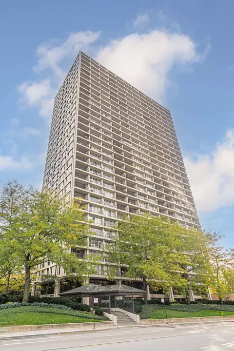 1960 N Lincoln Park W #910, Chicago, IL 60614