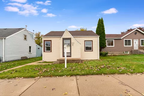 9740 Melvina Ave, Oak Lawn, IL 60453