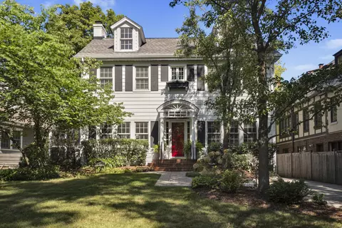 567 Hill Ter, Winnetka, IL 60093