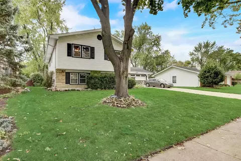 1285 Blair Ln, Hoffman Estates, IL 60169