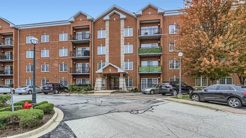 3501 Wellington Ct #302, Rolling Meadows, IL 60008