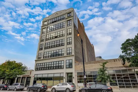 2024 S Wabash Ave #204, Chicago, IL 60638
