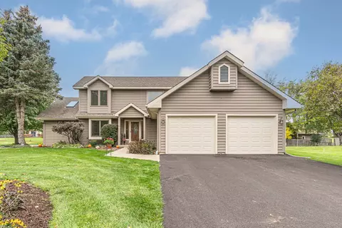 38540 N Pine Grove Ave, Wadsworth, IL 60083