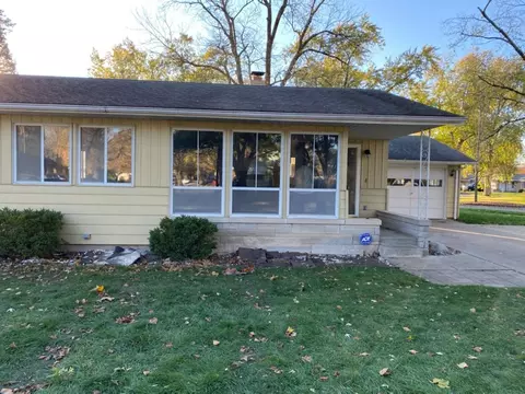 1303 S Mill St, Pontiac, IL 61764
