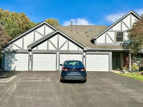 679 Elizabeth Dr #679, Wood Dale, IL 60191