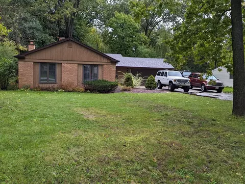 2695 Wildwood Ln, Deerfield, IL 60015