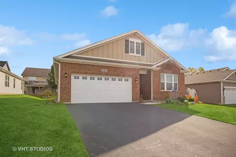 2661 Harnish Dr, Algonquin, IL 60102