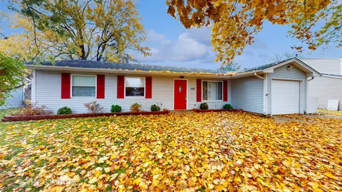 1116 Hecker Dr, Elgin, IL 60120 photo 3