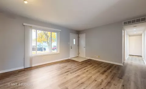 1116 Hecker Dr, Elgin, IL 60120 photo 5